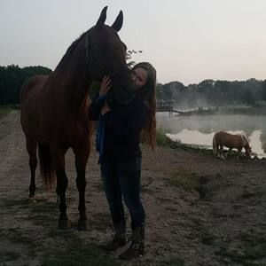 Meet your Posher, Laura